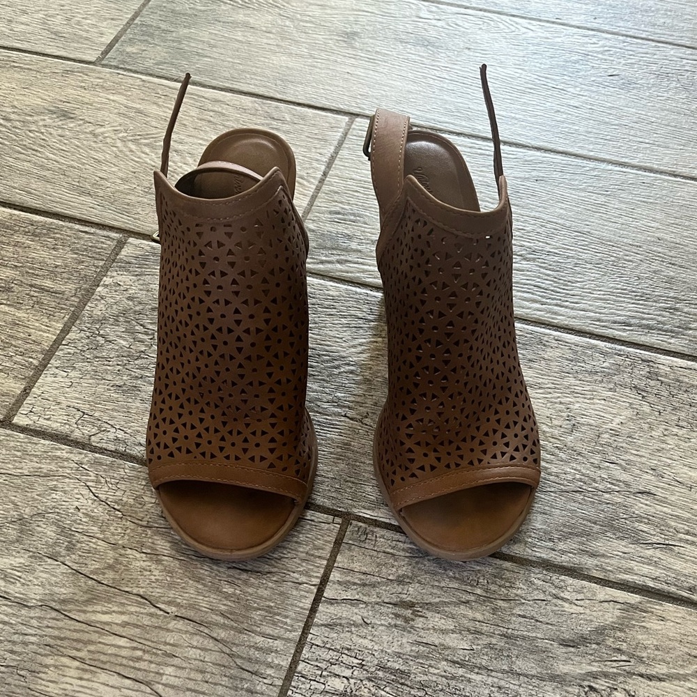 Brown wedge heel